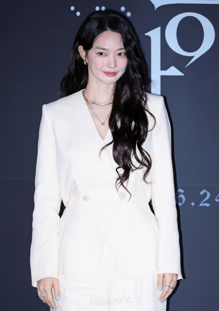 Shin Min Ah đóng vai chính trong phim Eyes. (Ảnh Star News Korea)