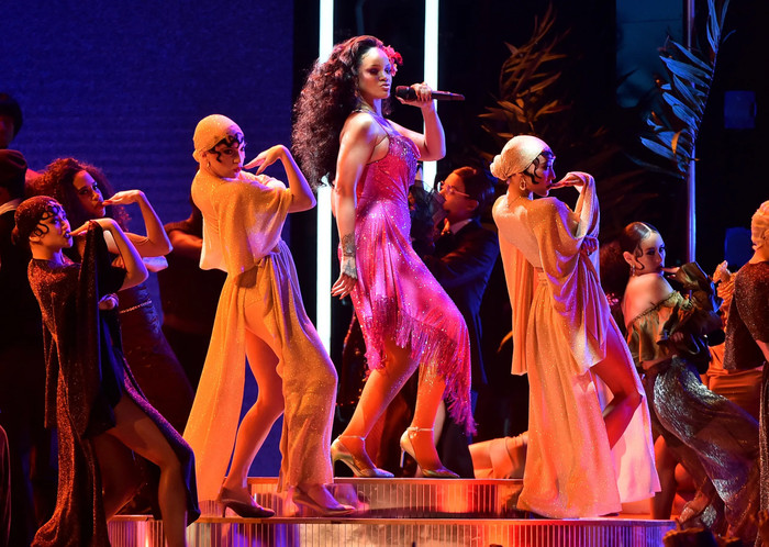 Rihanna chính thức đi vào lịch sử Ảnh 4