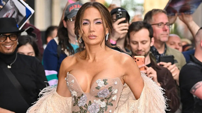 Jennifer Lopez kể hành trình làm mẹ đơn thân: 'Tôi đã tự mình làm tất cả' Ảnh 1