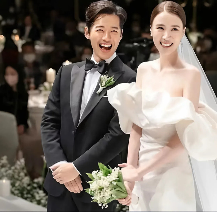 Thông tin vợ chồng Nam Goong Min sắp đón con đầu lòng sau 4 năm cưới được nhiều khán giả chúc mừng. (Ảnh từ Chosun)