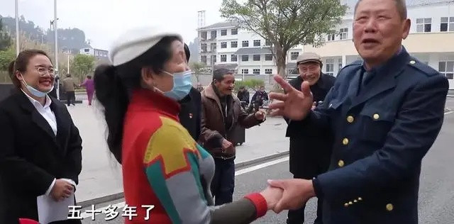 Người phụ nữ góa chồng tìm lại mối tình đầu sau 50 năm và cái kết đầy nước mắt Ảnh 4