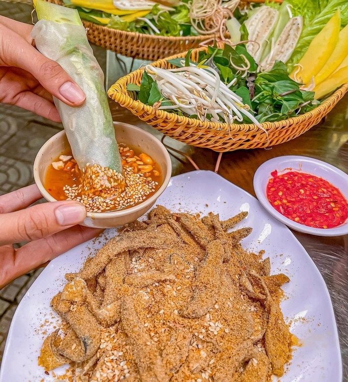 Món ăn ra đời từ cuộc sống ngư dân, nay trở thành đặc sản nổi tiếng quê hương Mỹ Tâm Ảnh 3