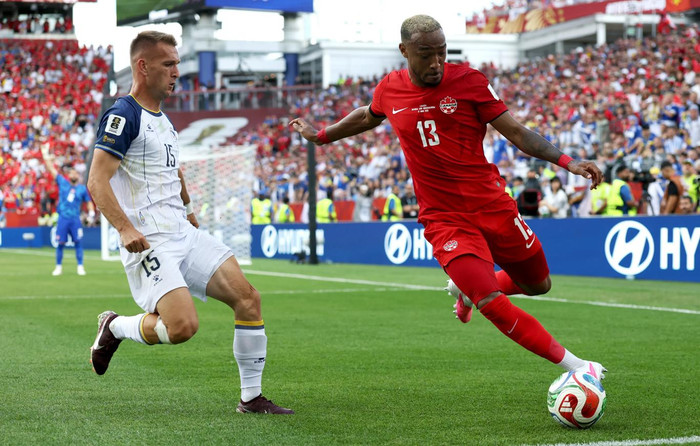 Derek Cornelius gây sốt tại World Cup 2026 khi dẫn đầu mọi thống kê phòng ngự sau màn trình diễn xuất sắc. Ảnh: FIFA