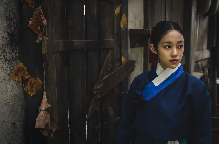 Đồng hành cùng Nam Joo Hyuk là nữ diễn viên Roh Yoon Seo.