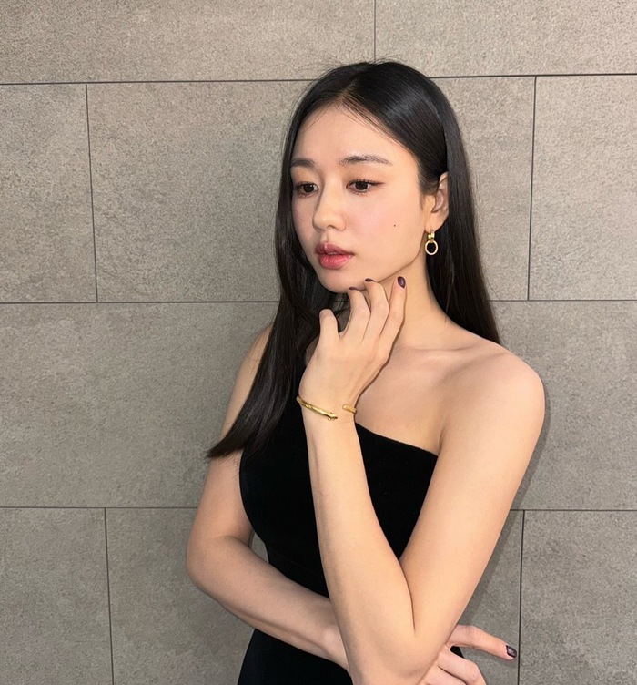 Ahn Eun Jin cách đây chưa lâu đã xác nhận tham gia bộ phim truyền hình mới của KBS2 mang tên Love Everyone Except You.