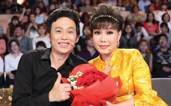 Hoài Linh và Việt Hương từng là một trong những cặp nghệ sĩ được khán giả yêu mến nhất nhờ sự tung hứng đầy duyên dáng trên sân khấu.