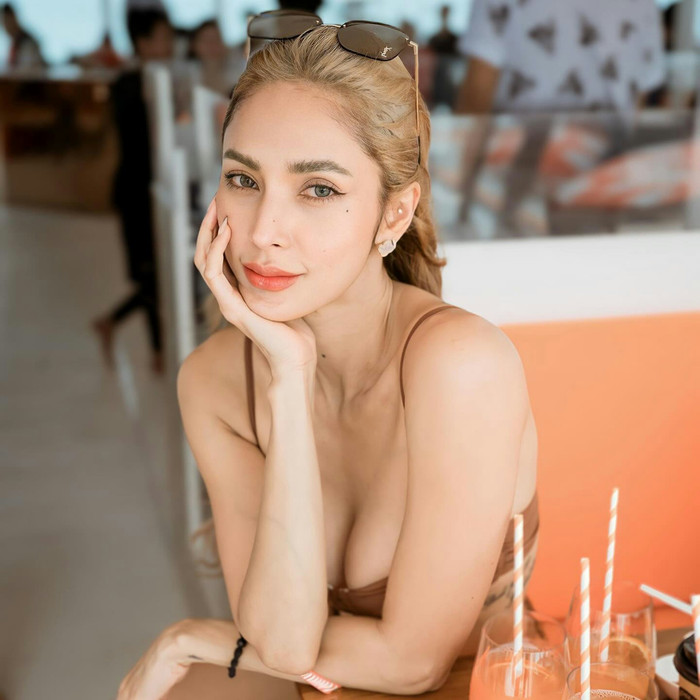 Mỹ nhân nóng bỏng nhất nhì showbiz 'bóng gió' chồng cũ ngoại tình Ảnh 2