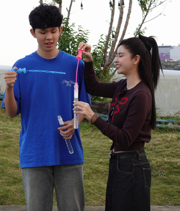 Trương Quỳnh Anh trong những năm qua luôn dành thời gian chăm sóc cho con trai. Ảnh: FBNV