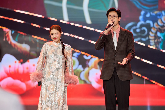 Hoàng Thùy Linh và Đen (Ảnh: FBNV).