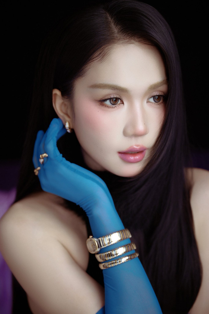 Ngọc Trinh kín tiếng, bớt chiêu trò so với trước nhưng vẫn duy trì được sức hút.