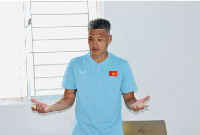 Sau những dấu ấn lẫy lừng trong màu áo đội tuyển Việt Nam và cấp CLB, Lê Công Vinh đang mở ra một chương mới trong sự nghiệp bóng đá của mình. Ảnh: FBNV