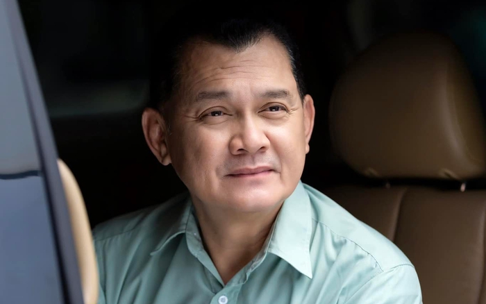 Ở tuổi mà nhiều người lựa chọn nghỉ ngơi, NSƯT Hữu Châu vẫn miệt mài với từng vai diễn, từng vở kịch.