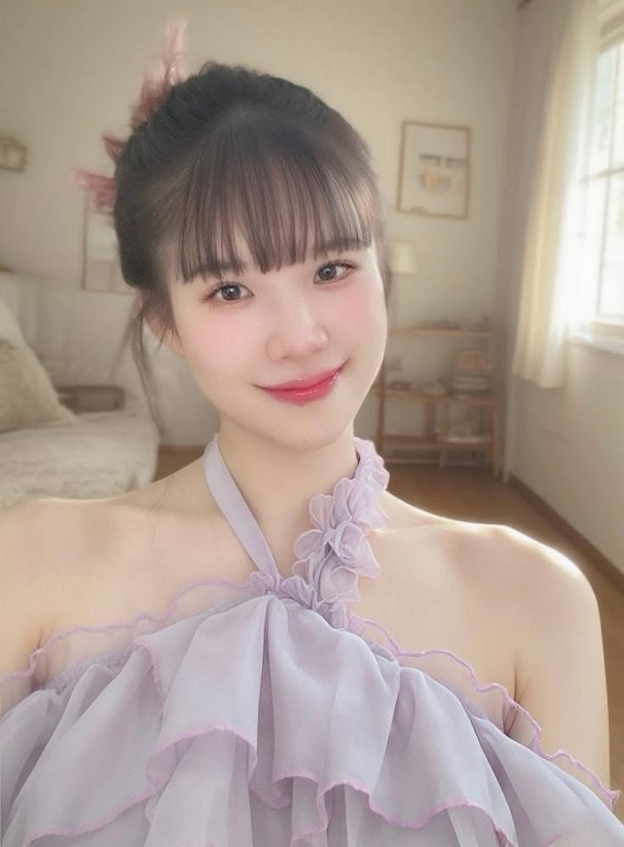 Giữa làn sóng ca sĩ, hoa hậu lấn sân điện ảnh, sự vắng bóng của ca sĩ Khởi My khiến nhiều khán giả tiếc nuối. Ảnh: FBNV
