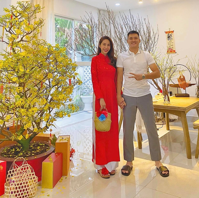 Lê Công Vinh và ca sĩ Thủy Tiên có cuộc sống hạnh phúc. Ảnh: FBNV