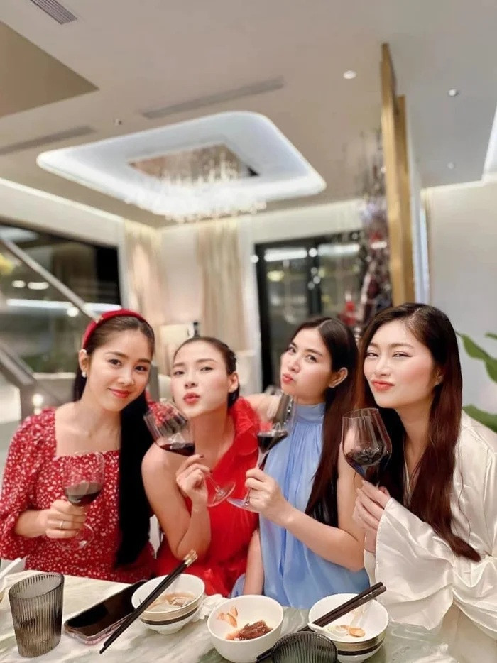 Lê Phương có mối quan hệ thân thiết với bà xã Lương Thế Thành.