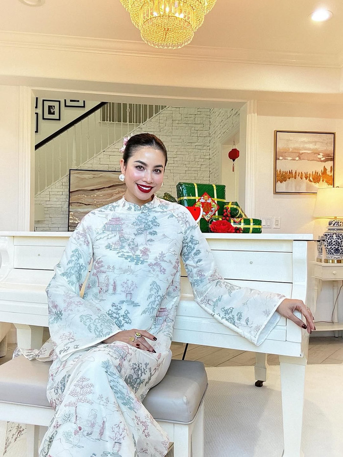 Người đẹp 9X chăm chút cho tổ ấm.