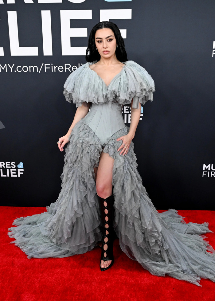 Charli XCX thừa nhận đang ở giai đoạn tồi tệ nhất cuộc đời dù vừa đạt đỉnh cao sự nghiệp Ảnh 2