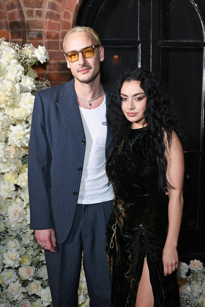 Charli XCX thừa nhận đang ở giai đoạn tồi tệ nhất cuộc đời dù vừa đạt đỉnh cao sự nghiệp Ảnh 4