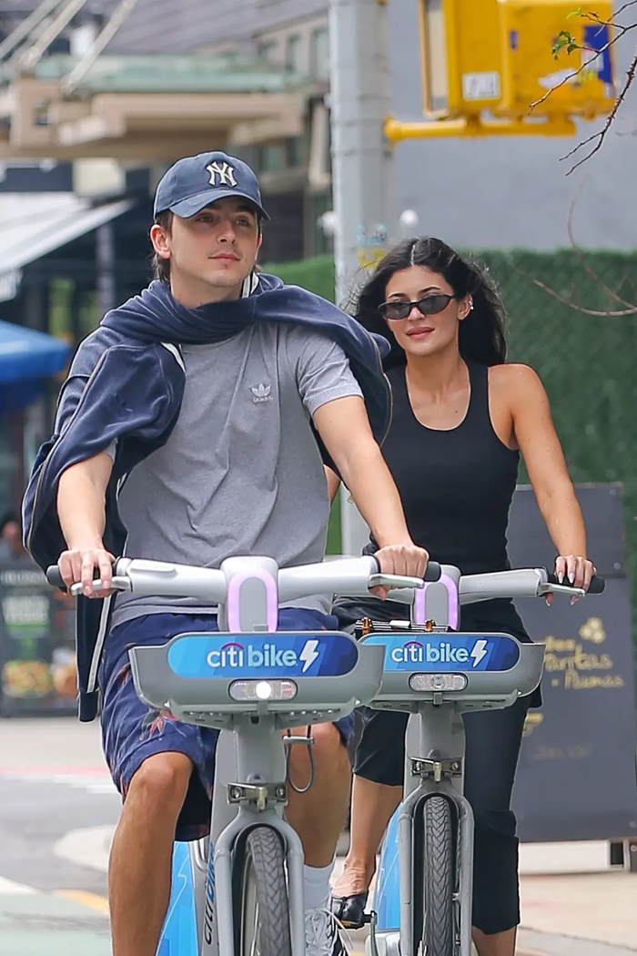 Người mẫu Kylie Jenner và Timothée Chalamet tận hưởng kỳ nghỉ lãng mạn Ảnh 2