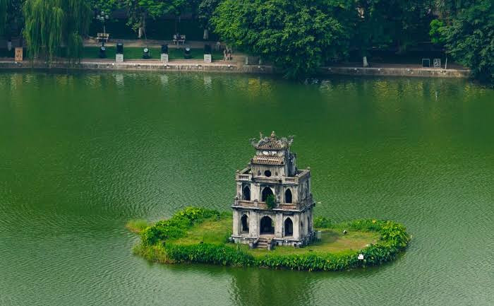 Hà Nội quê Phương Oanh có những góc yên bình như một châu Âu thu nhỏ Ảnh 4