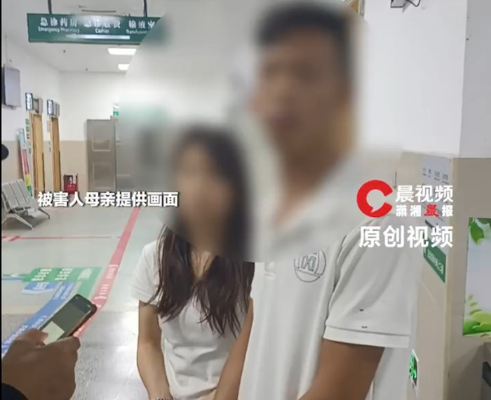 Một tháng sau vụ việc, người cha ruột, ông Li, đã gửi thư tha thứ cho nghi phạm. Người mẹ ruột, bà Xie, tuyên bố rằng bà hoàn toàn không đồng ý với sự tha thứ, từ chối mọi khoản bồi thường tài chính và yêu cầu một bản án nghiêm khắc. (Báo Xiaoxiang Morning Post).