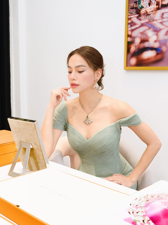 Hồ Ngọc Hà lộng lẫy trong sự kiện mới đây .(Nguồn: FBNV)