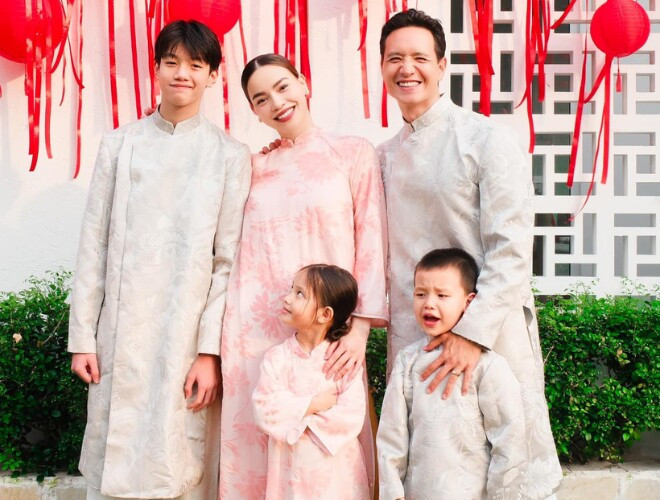 Hồ Ngọc Hà bên gia đình. (Nguồn: FBNV)