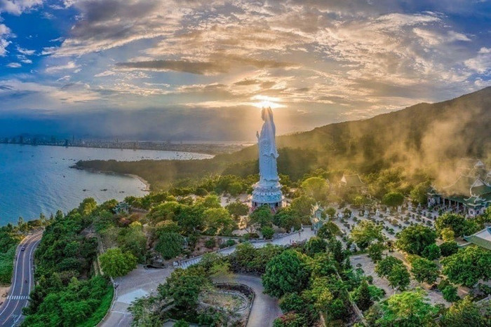 Chùa Linh Ứng.