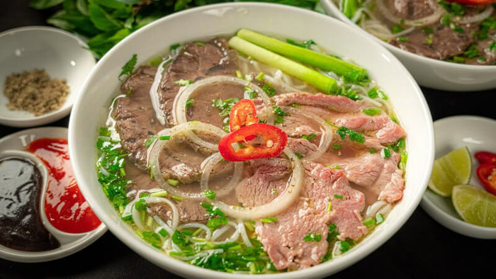 Một tô phở buổi sáng cung cấp bao nhiêu calo cho cơ thể? Ảnh 4