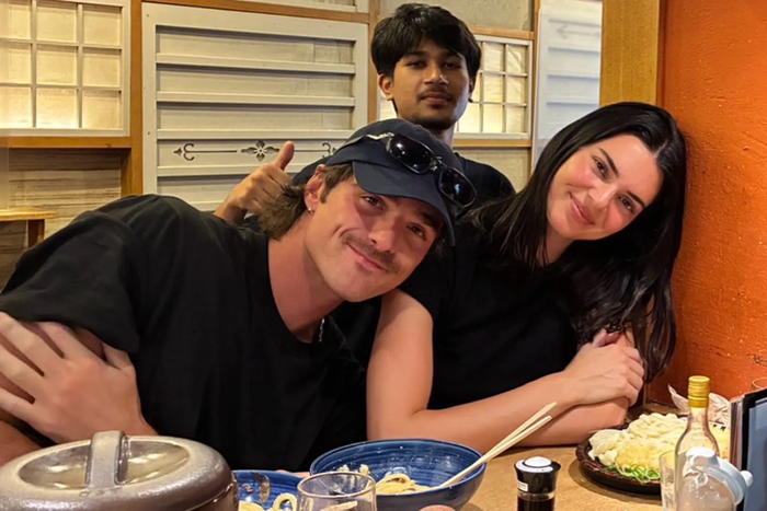Kendall Jenner và Jacob Elordi hiện đã chính thức trở thành một cặp đôi.&nbsp;