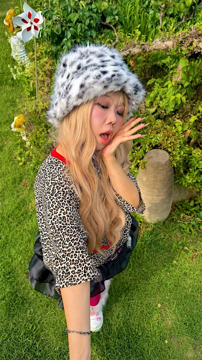 Hong Hyun Hee sinh năm 1982, là gương mặt quen thuộc của làng giải trí Hàn Quốc.&nbsp;