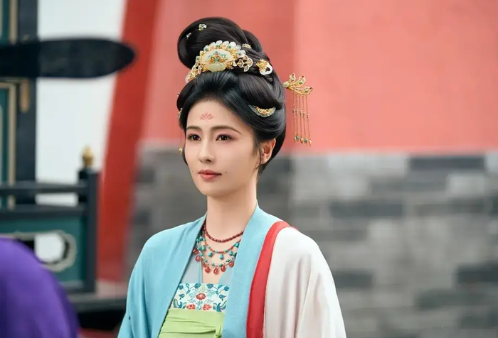 Bạch Lộc trong Mạc Ly đang nhận được nhiều sự chú ý trong BXH phim tuần này. Ảnh: Weibo đoàn phim