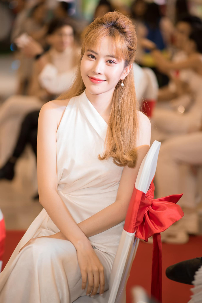 Người đẹp Nam Em quê cũ ở Tiền Giang - vùng đất nay sáp nhập thành Đồng Tháp.