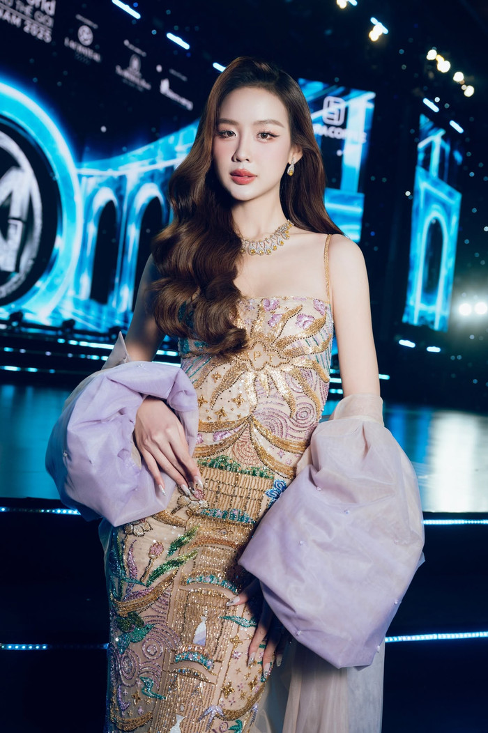 Hoa hậu Bảo Ngọc giải thích, cũng như xin lỗi về vụ việc thư trúng tuyển trường đại học Columbia.