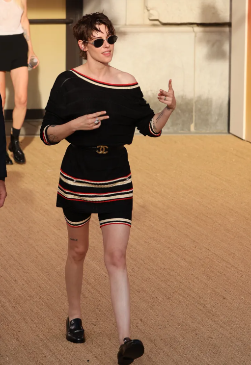 Kristen Stewart khiến giới thời trang 'dậy sóng' khi xuất hiện tại Liên hoan phim Biarritz ở Pháp vào ngày 23/6. Ảnh: Getty Images