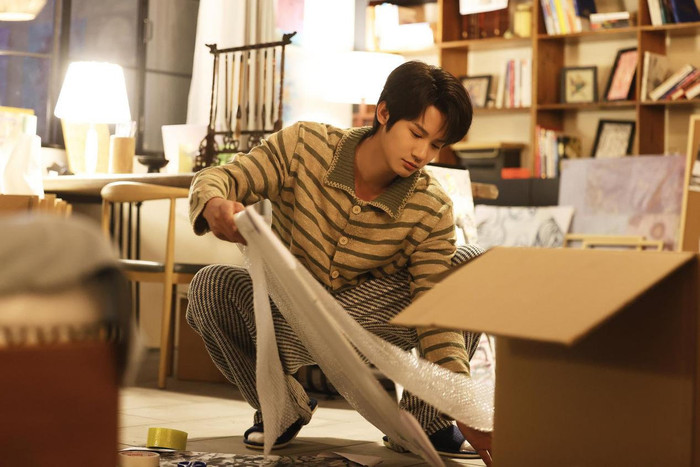 Nhân vật Tuyên Nghiễn do Trịnh Nghiệp Thành đảm nhận là người kế thừa một gia tộc làm giấy Tuyên lâu đời.&nbsp;Ảnh: Weibo&nbsp;