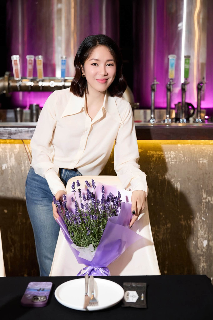 Lê Phương trong ngày họp lớp.
