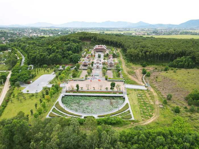 Khu di tích Kim Liên.
