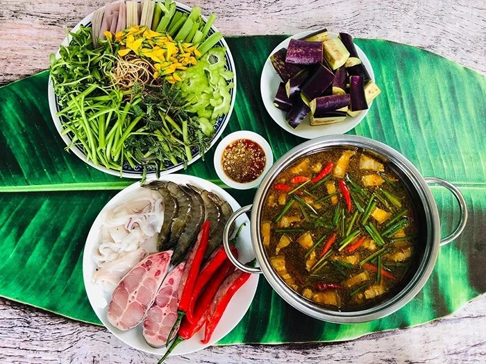 Lẩu mắm Cần Thơ.