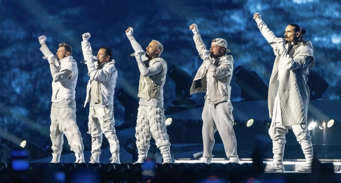 Drake tiết lộ nụ hôn đầu đời gắn liền với Backstreet Boys Ảnh 5