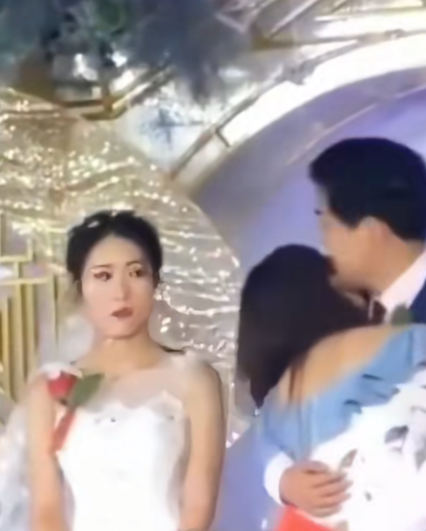 Clip: Người yêu cũ tới đám cưới hôn chú rể thắm thiết, cô dâu mặt 'biến sắc' đứng nhìn Ảnh 3