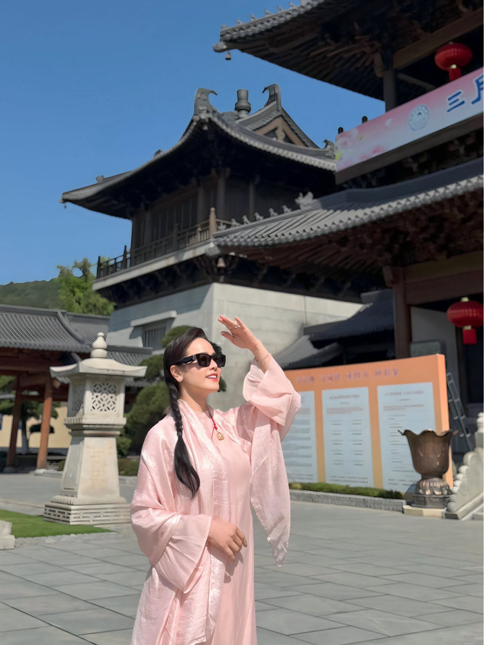 Nhật Kim Anh cho biết việc được nhìn các con lớn lên khỏe mạnh, vui vẻ là niềm hạnh phúc lớn nhất của cô hiện nay.
