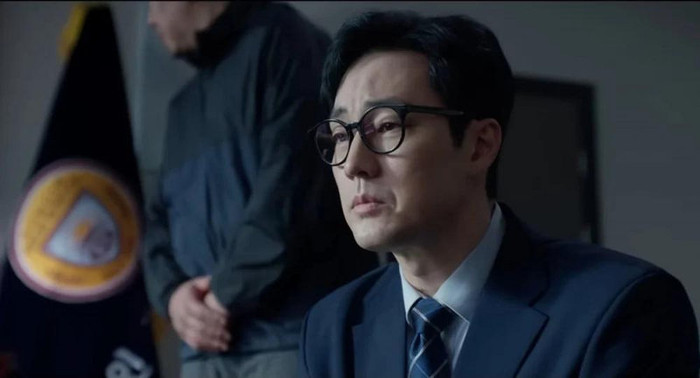 So Ji Sub tái xuất với vai diễn mới trong Manager Kim.