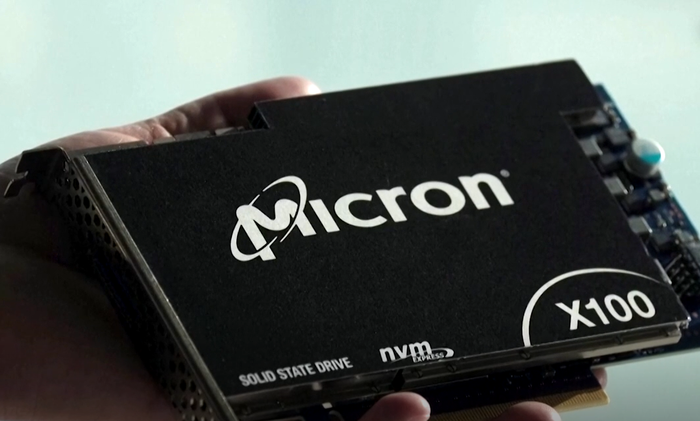Trong khi khách hàng phải trả ngày càng nhiều tiền cho bộ nhớ, Micron lại đang ghi nhận giai đoạn sinh lời mạnh nhất trong lịch sử hoạt động. Ảnh: Reuters