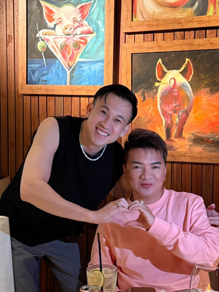 Đàm Vĩnh Hưng bất ngờ khi biết Dương Tiệu Vũ bị trộm hết tiền.