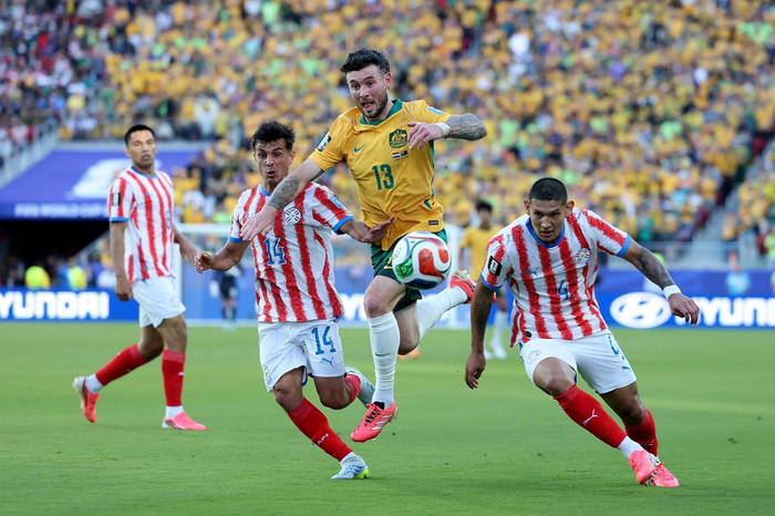 Bóng đá châu Á tiếp tục tạo nên dấu ấn đáng tự hào tại World Cup 2026 khi Australia giành vé vào vòng knock-out sau trận hòa 0-0 trước Paraguay ở lượt cuối bảng D. Ảnh: FBNV