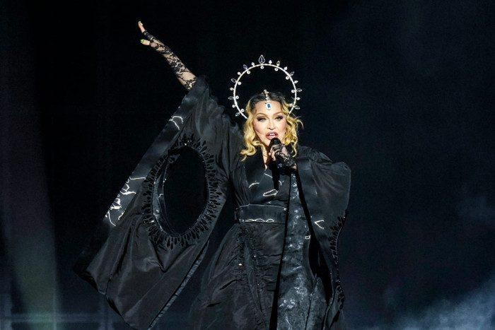 'Bài toán khó' của Madonna, BTS và Shakira trên sân khấu World Cup Ảnh 6