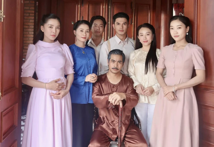 Nợ Đời Vay Trả trở thành một trong những phim truyền hình Việt được bàn luận nhiều nhất thời gian qua.