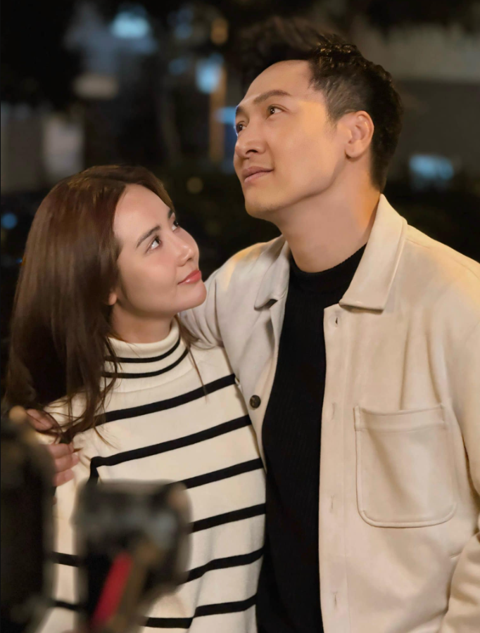 Nhiều khán giả lập tức nhắc lại chuyện tình của Lâm và Dương trong Chúng ta của 8 năm sau khi thấy cả hai đứng chung khung hình.