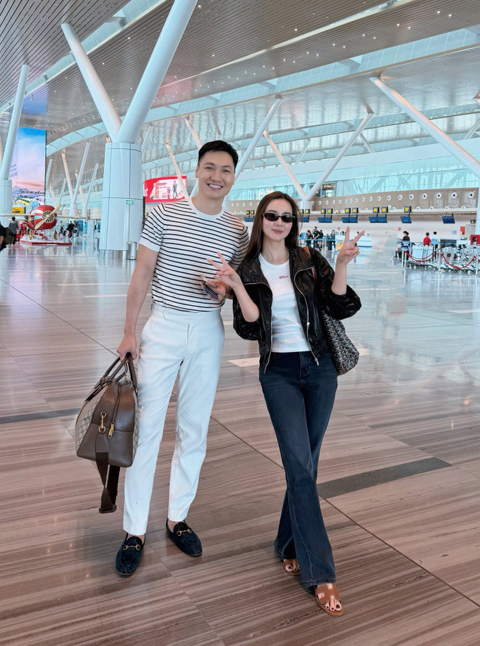 Huyền Lizzie và Mạnh Trường bất ngờ hội ngộ tại sân bay, khiến người hâm mộ thích thú.